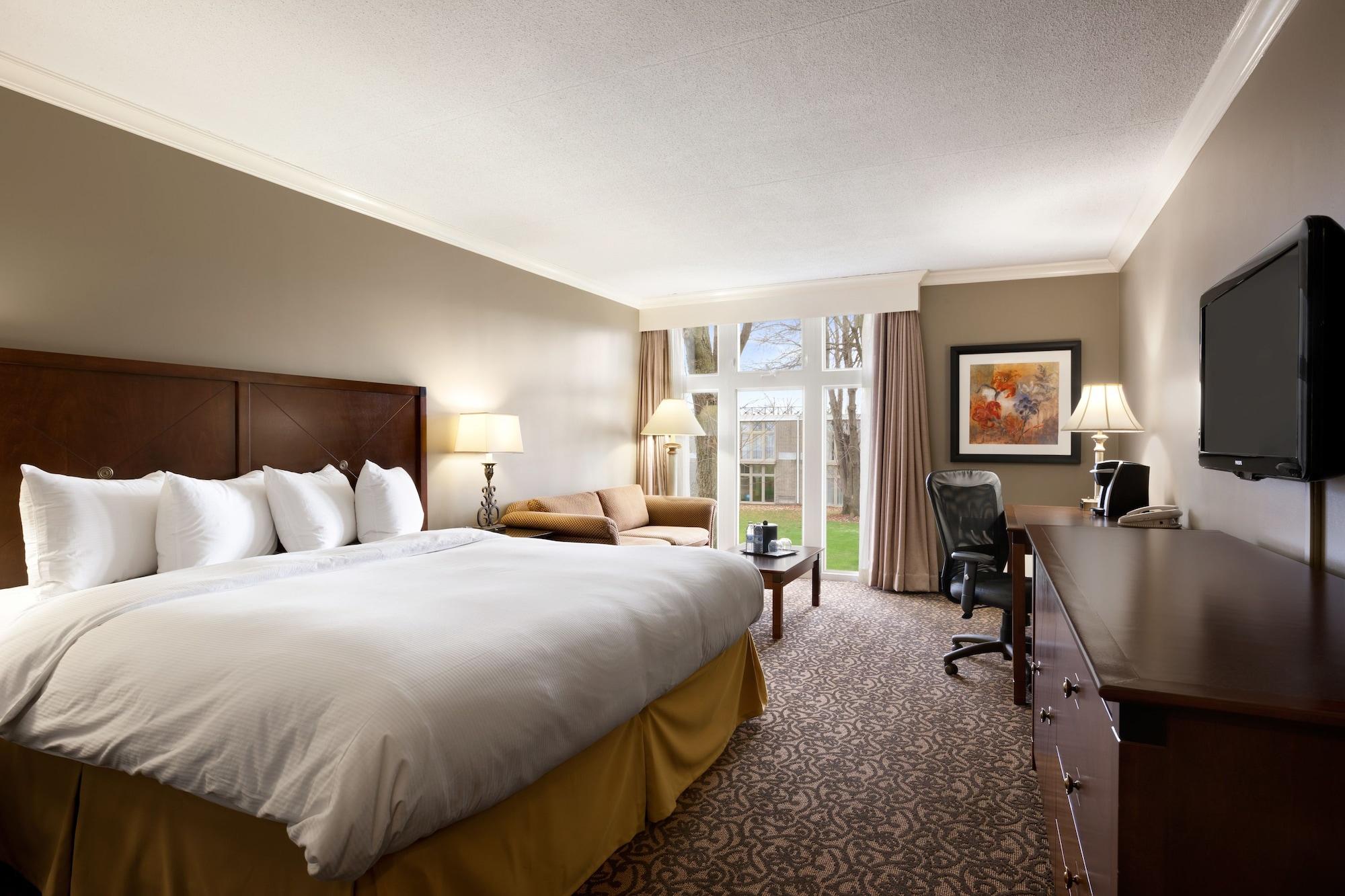 Ramada By Wyndham Cornwall Exterior photo