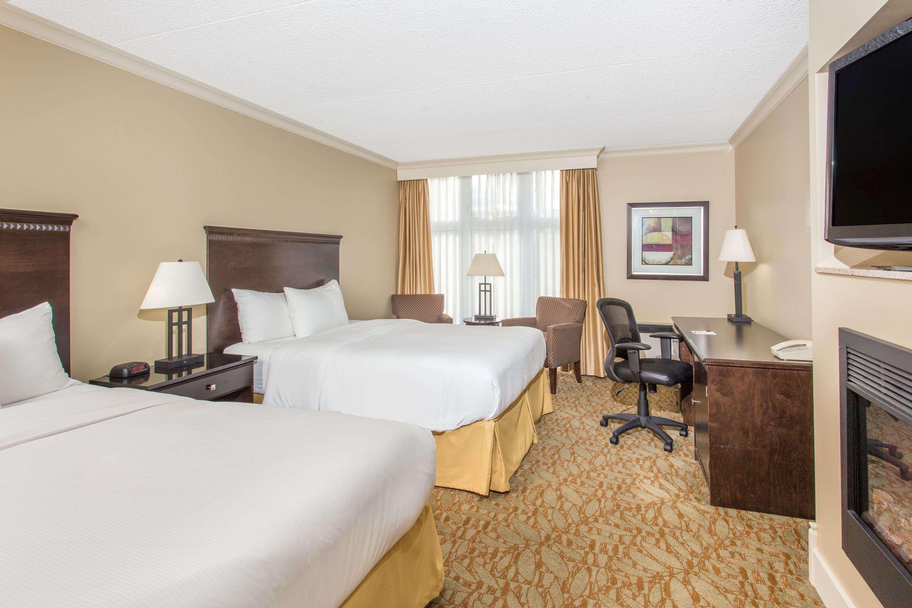 Ramada By Wyndham Cornwall Exterior photo