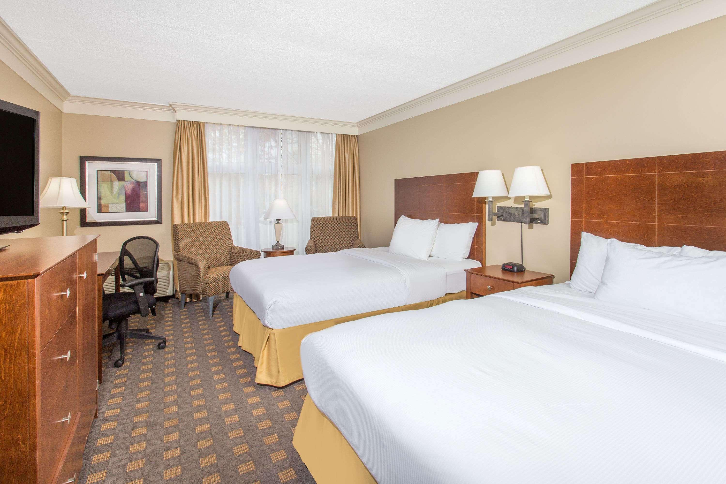 Ramada By Wyndham Cornwall Exterior photo
