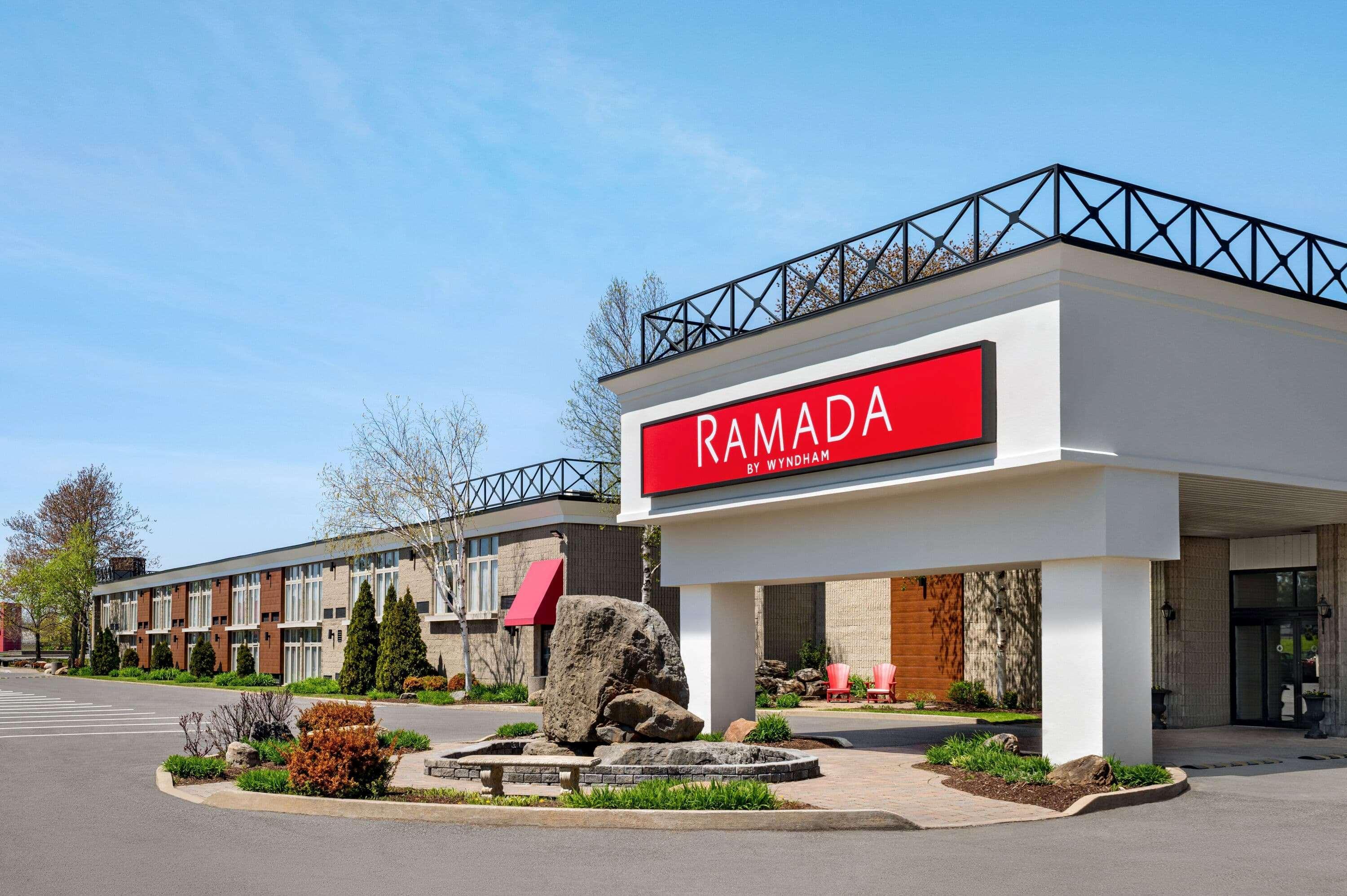 Ramada By Wyndham Cornwall Exterior photo