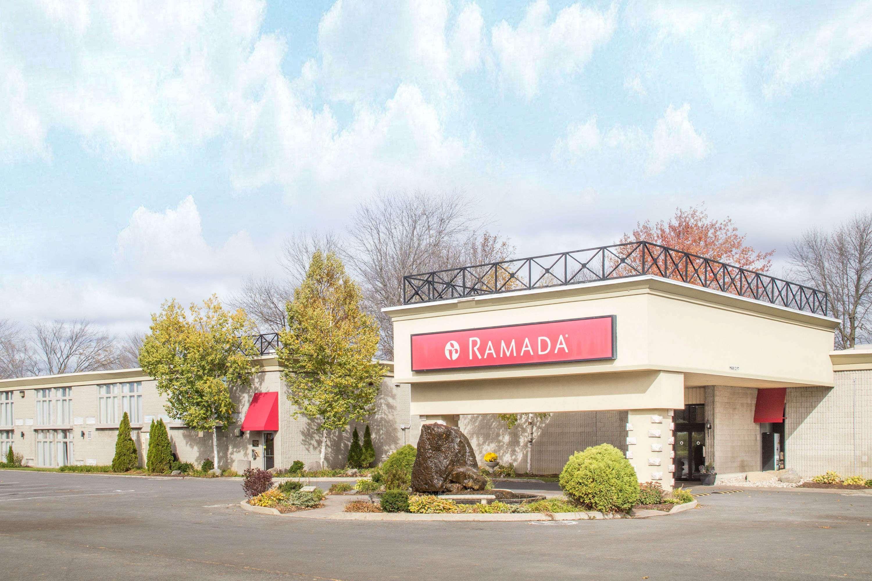Ramada By Wyndham Cornwall Exterior photo