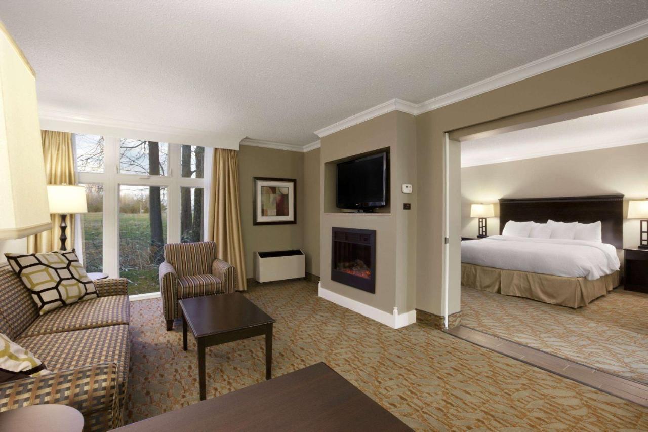 Ramada By Wyndham Cornwall Exterior photo