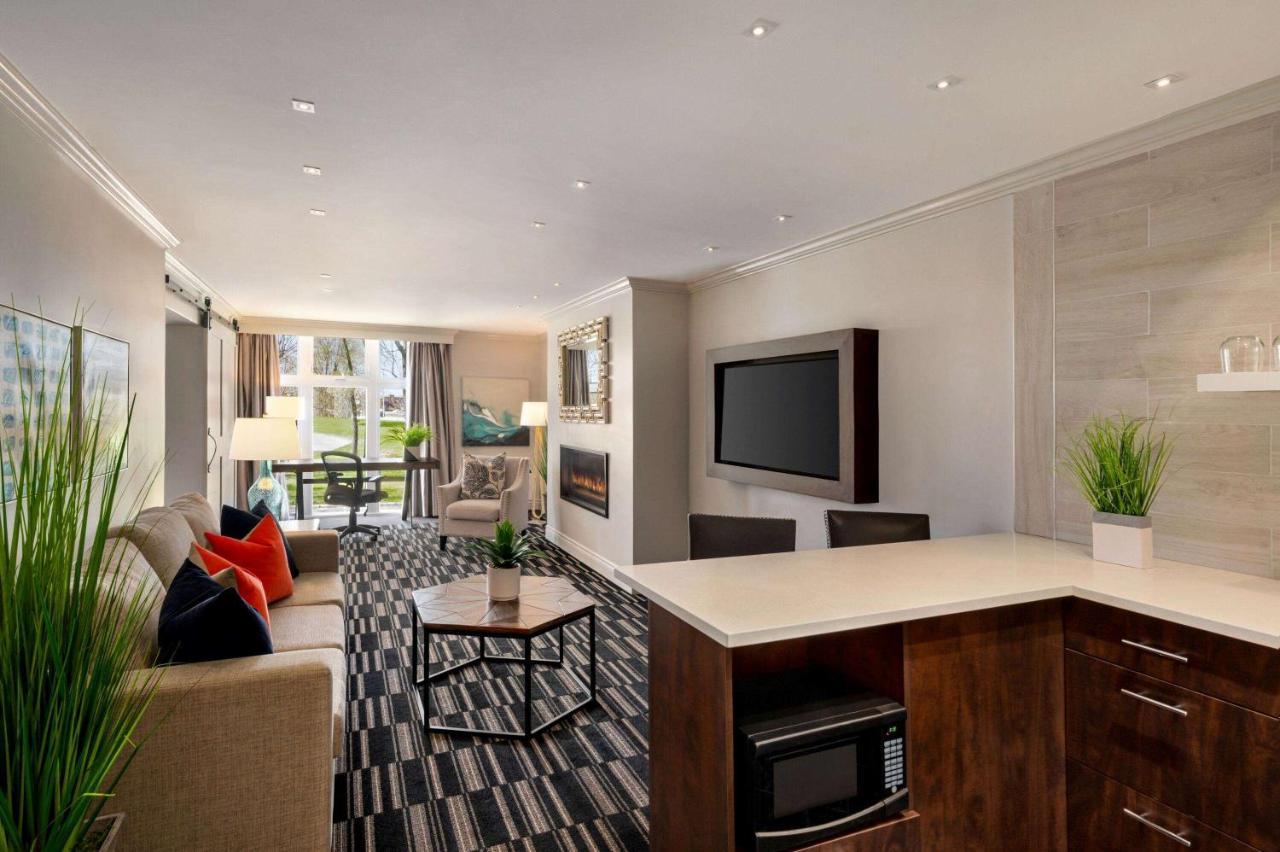 Ramada By Wyndham Cornwall Exterior photo