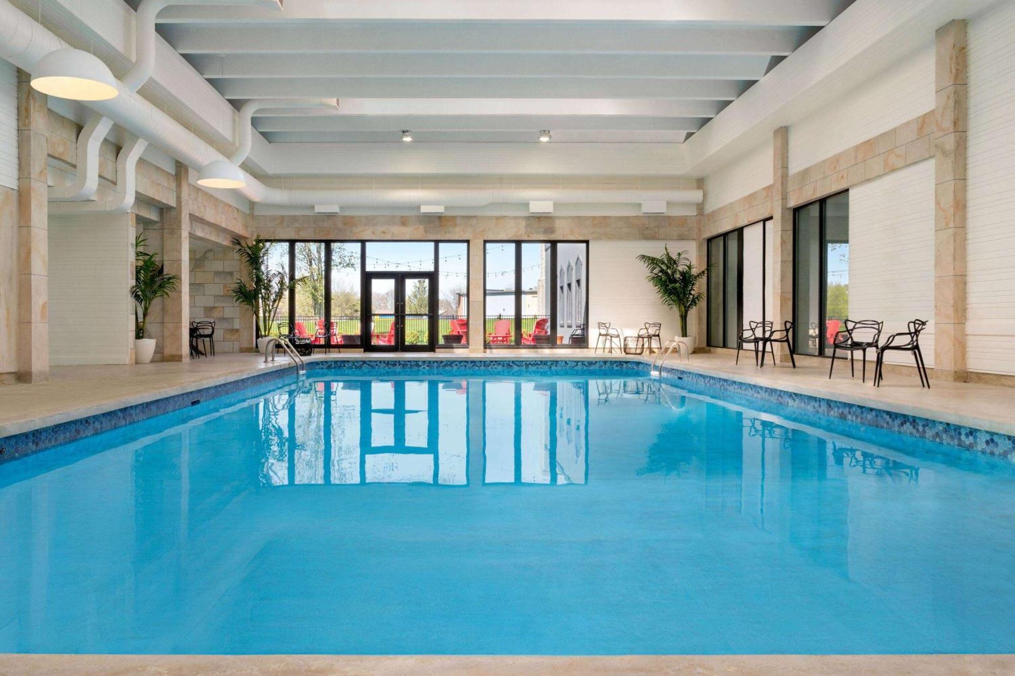 Ramada By Wyndham Cornwall Exterior photo